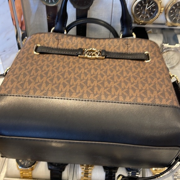 Michael Kors Reed Small Belted Logo Satchel Crossbody CZ Bag Purse
Brown/Black - Picture 9 of 16